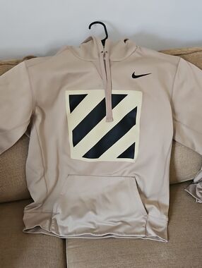 Nike Men’s Beige Zip-Up Hoodie with Black Graphic